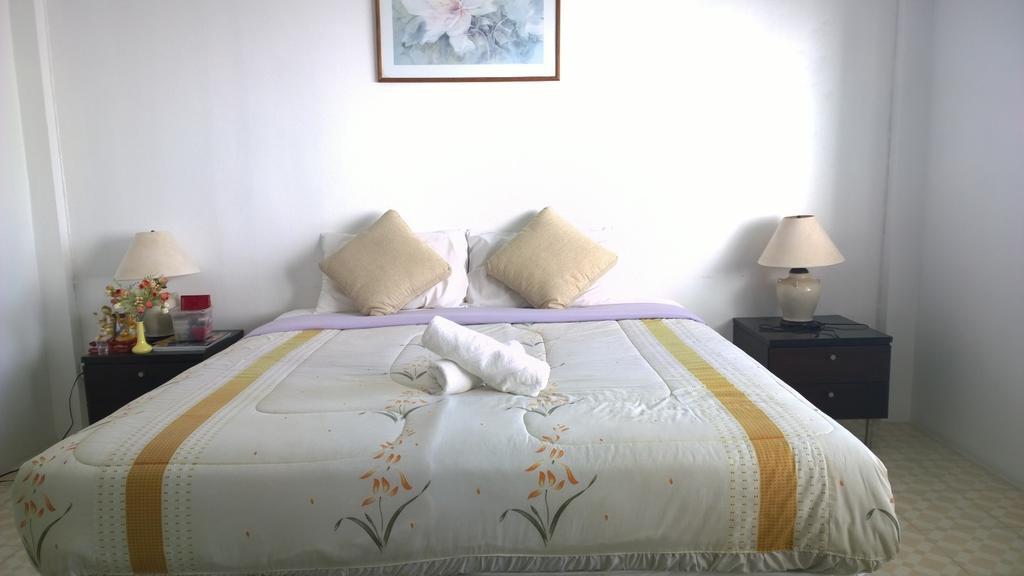 Corner Cafe Bed & Breakfast Хуахін Екстер'єр фото