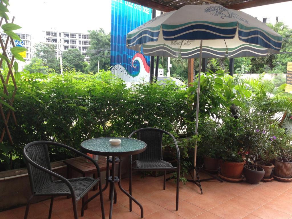 Corner Cafe Bed & Breakfast Хуахін Екстер'єр фото