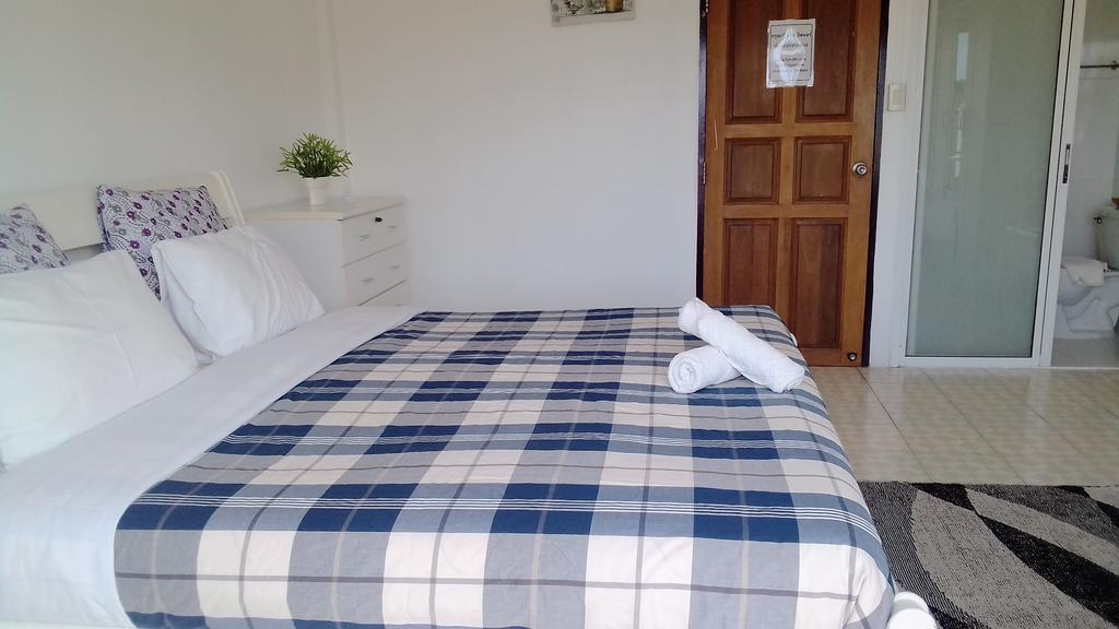 Corner Cafe Bed & Breakfast Хуахін Екстер'єр фото
