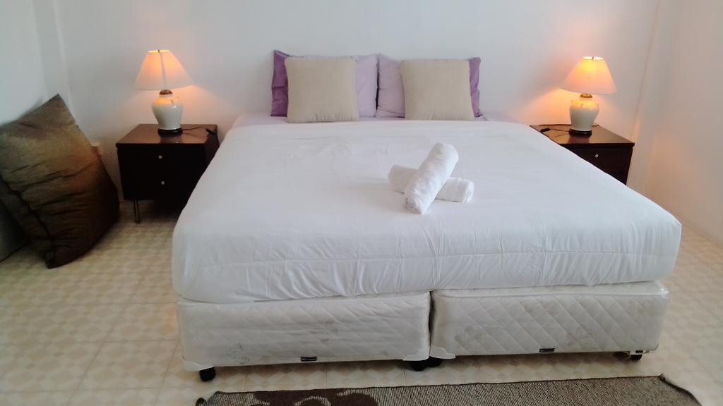 Corner Cafe Bed & Breakfast Хуахін Екстер'єр фото